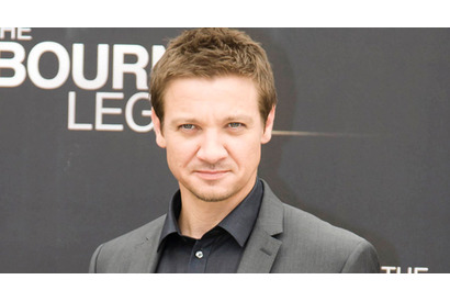 ジェレミー・レナー、同棲中の元恋人が妊娠 画像