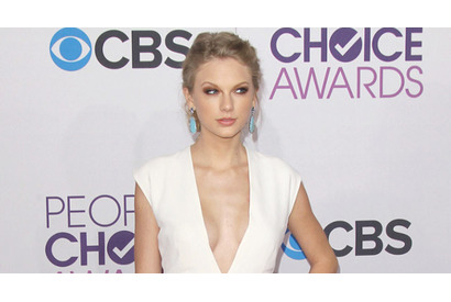 テイラー・スウィフト、AカップからBカップに!?　豊胸手術疑惑が浮上 画像