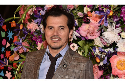 ジョン・レグイザモ、“色白のラテン系”でいるために「日光を避けていた」と明かす 画像