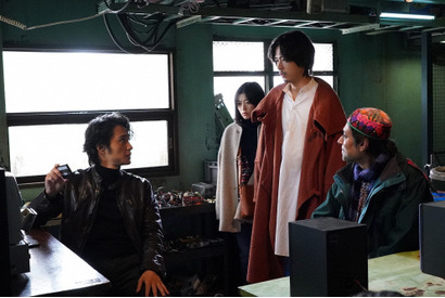 桐山照史“長谷川”次回予告の姿に「急展開すぎ」など様々な反応、中村蒼“モー”には「一番この人有能」の声…「逃亡医F」第6話 画像