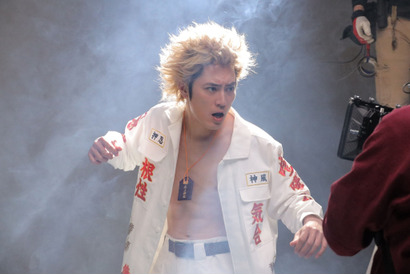 間宮祥太朗“剛”のヤンキー＆シャバいビジュアル公開「ナンバMG5」 画像