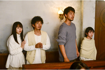 「君と世界が終わる日に」S3場面写真到着、第2話で教団の実態が明らかに？ 画像