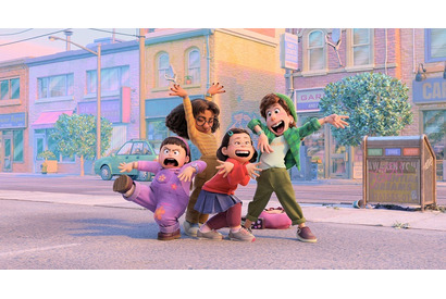 楽曲手掛けたビリー・アイリッシュが「4★TOWN」の魅力を語る『私ときどきレッサーパンダ』特別映像 画像