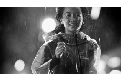 “大人になれない大人たち”の恋の行方映し出す『パリ13区』疾走感あふれる本予告＆新場面写真 画像