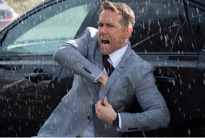 ライアン・レイノルズ、過去のミッションをふり返る『ヒットマンズ・ワイフズ・ボディガード』本編映像 画像