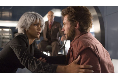 亀田興毅選手日本初の『X-MEN』ロゴ入りグローブで勝利 画像