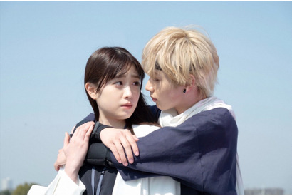 宮世琉弥“村井”に「似合いすぎ」「可愛すぎる」などの声多数、高橋ひかるにも「コメディーのセンス抜群」の声…「村井の恋」 画像