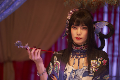 柴咲コウ、妖しく美しい世界へ誘う『ホリック xxxHOLiC』神木隆之介との初対面シーン 画像