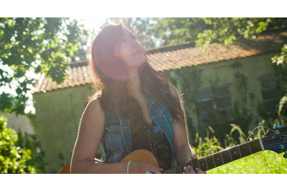 エボニー・デイ、YouTubeへの動画投稿から一躍MTVブランド・ニュー2013を受賞！ 画像