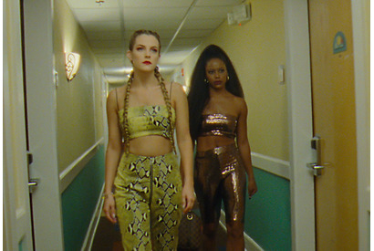 A24が放つ、ツイートから生まれた青春ロードムービー『Zola ゾラ』特報映像解禁　8月公開へ 画像