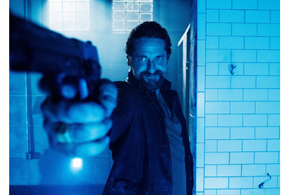 ジェラルド・バトラー＆フランク・グリロら出演、警察署で四どもえバトル！『炎のデス・ポリス』公開 画像