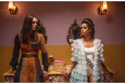 ミス・ワールドの阻止を目指す！『彼女たちの革命前夜』キーラ・ナイトレイらの場面写真＆ポスター解禁 画像