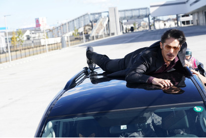 玉木宏、滝藤賢一らノースタントの戦闘＆カーチェイス『極主夫道 ザ・シネマ』特別映像 画像