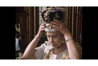 「精一杯頑張るしかなかった」25歳で即位した当時の思いとは『エリザベス　女王陛下の微笑み』本編映像 画像