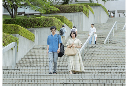 神尾楓珠＆平祐奈、“恋の定義”を巡る会話劇『恋は光』本編映像 画像