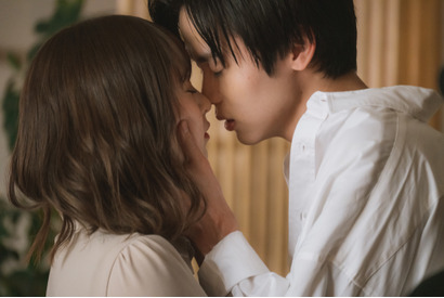 「ロミオとジュリエット」モチーフドラマのキスシーンが話題に…「ドラ恋」第6話はシリアスな展開に!? 画像