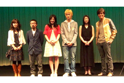 15歳夏帆の水着姿に、佐藤浩市ドッキドキ!? 画像