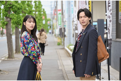 中村倫也“羽男”のキャラに「新鮮」の声続出、有村架純“石子”とのコンビには「パワーバランス面白い」の反応も…「石子と羽男」 画像