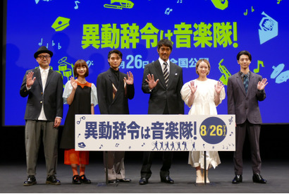 阿部寛がドラム初挑戦、後輩刑事を演じた磯村勇斗「おれは何やってるんだろう？」と恐縮 画像