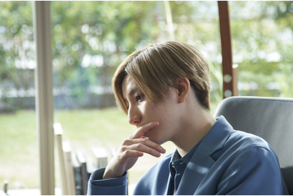 京本大我、役作りの努力が詰まったロボットデザイナー役の新写真　二宮和也主演『ＴＡＮＧ タング』 画像