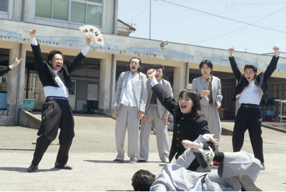 のん「わたしも頑張らなきゃ！」磯村勇斗＆岡山天音と『さかなのこ』“クセつよ”バトルシーン 画像