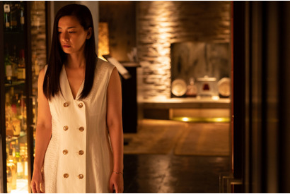 尾野真千子が消えた恋人“F”！ すれ違う予告も公開「すべて忘れてしまうから」 画像