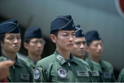 佐藤健、真剣な表情や手話シーンも「First Love 初恋」場面写真 画像