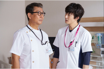 中井貴一“静”、岡田将生“歩”に渡したペンダントに「伏線回収神すぎ」と感動続出…「ザ・トラベルナース」最終話 画像