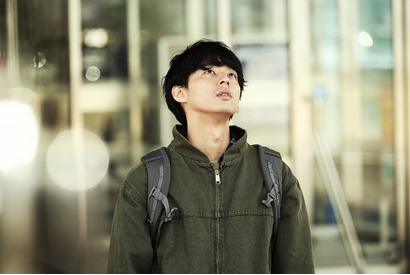 藤ヶ谷太輔の“逃げる”リアルを映し出す…『そして僕は途方に暮れる』大澤誉志幸が歌うSP映像 画像