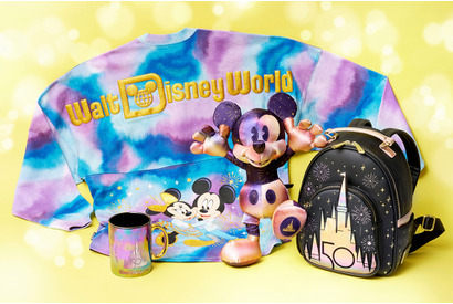 【海外ディズニー】フロリダディズニー50周年グランドフィナーレのグッズが、ディズニーストアに新登場！魔法のように輝くオーロラカラーがポイント 画像