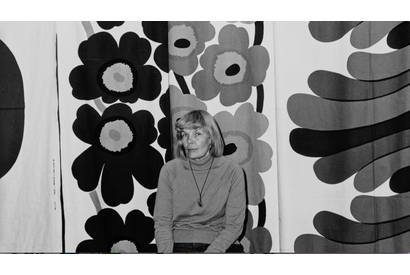 花のデザイン「ウニッコ」誕生の秘話『マイヤ・イソラ 旅から生まれるデザイン』本編映像 画像