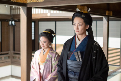 冨永愛“吉宗”に「チーム吉宗で問題解決に当たる様は痛快」「政策ドラマも面白い」などの反応…「大奥」第8話 画像