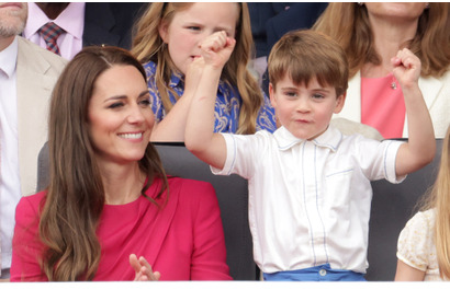 ルイ王子、5歳の誕生日記念写真はママ・キャサリン妃とのレアな2ショット 写真家が撮影 画像