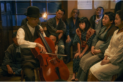 菅田将暉、チェロの弾き語りを披露『銀河鉄道の父』役所広司も唸った本編映像 画像