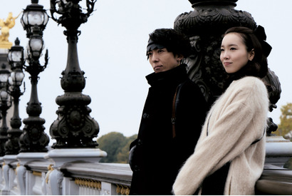 高橋一生と「モナ・リザ」、飯豊まりえの可憐なポージング…『岸辺露伴 ルーヴルへ行く』メイキング“完全版”公開 画像