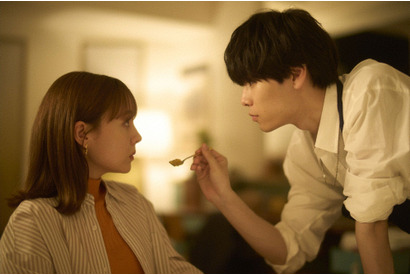 萩原利久“月読”、マーマレードをそよぎの口元に…「最高すぎる」などときめく視聴者続出「月読くんの禁断お夜食」4話 画像