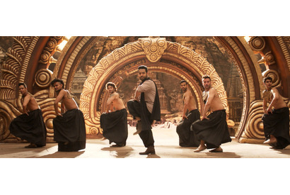 『RRR』NTR Jr.主演『アラヴィンダとヴィーラ』キレキレ＆ゴージャスなダンスシーン 画像