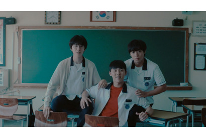 パク・ジフン、茶目っ気たっぷり撮影裏の素顔「弱いヒーロー Class１」メイキング＆インタビュー映像 画像