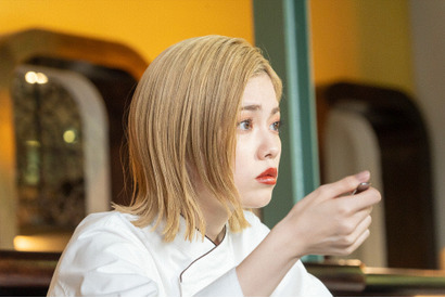 小芝風花“ミナレ” VS 平野綾“まどか”、長ゼリフバトルで視聴者圧倒「ただただ凄すぎ」…「波よ聞いてくれ」6話 画像