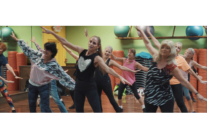 パワフル＆ポジティブなチアガールたちを映し出す『70歳のチア・リーダー』予告編 画像