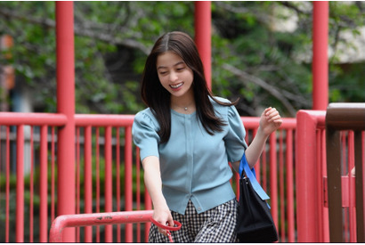 橋本環奈“綾華”と山田涼介“東郷”の“キスルーティン”に「最高」「幸せすぎ」の声殺到…「王様に捧ぐ薬指」最終回 画像