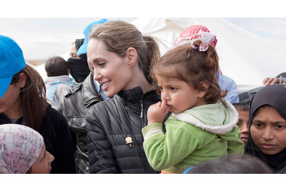 アンジェリーナ・ジョリーがUNHCR親善大使として、アフリカ・コンゴを訪問 画像