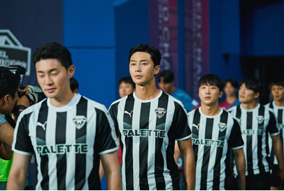 パク・ソジュン＆IU共演の『ドリーム ～狙え、人生逆転ゴール！～』本日より配信開始 画像