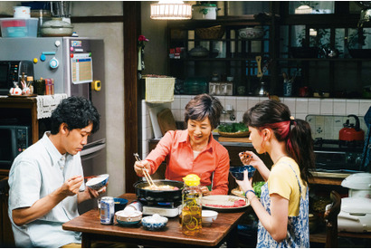 “息子”大泉洋、“母”吉永小百合の恋の予感に思わずぼやき『こんにちは、母さん』永野芽郁との共演シーン 画像