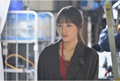 川口春奈“彩”の過去判明も…ラストの意味深な笑みに「謎が深まった」「ホラー」の声が殺到「ハヤブサ消防団」5話 画像