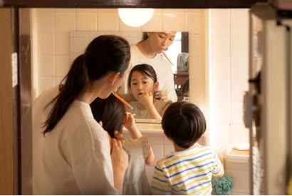 杏演じるシングルマザーの忙しない朝の始まり捉える『私たちの声』本編映像 画像