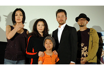 揺るぎない女性は怖い（？）青山監督と10年経っても変わらない浅野忠信が再タッグ！ 画像