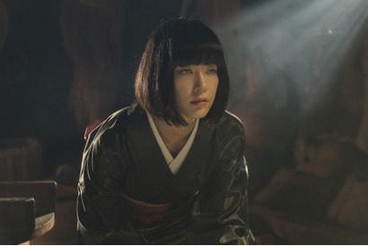 仄暗い森に佇む竹野内豊＆山田孝之、水川あさみら謎めいた女たちも…『唄う六人の女』場面写真一挙解禁 画像