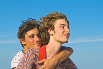 あの夏の出会いと感情の高まり映し出す『シチリア・サマー』予告映像＆場面写真 画像