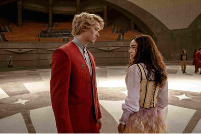 トム・ブライス＆レイチェル・ゼグラーらの姿切り取る『ハンガー・ゲーム0』場面写真 公開日は12月22日に 画像